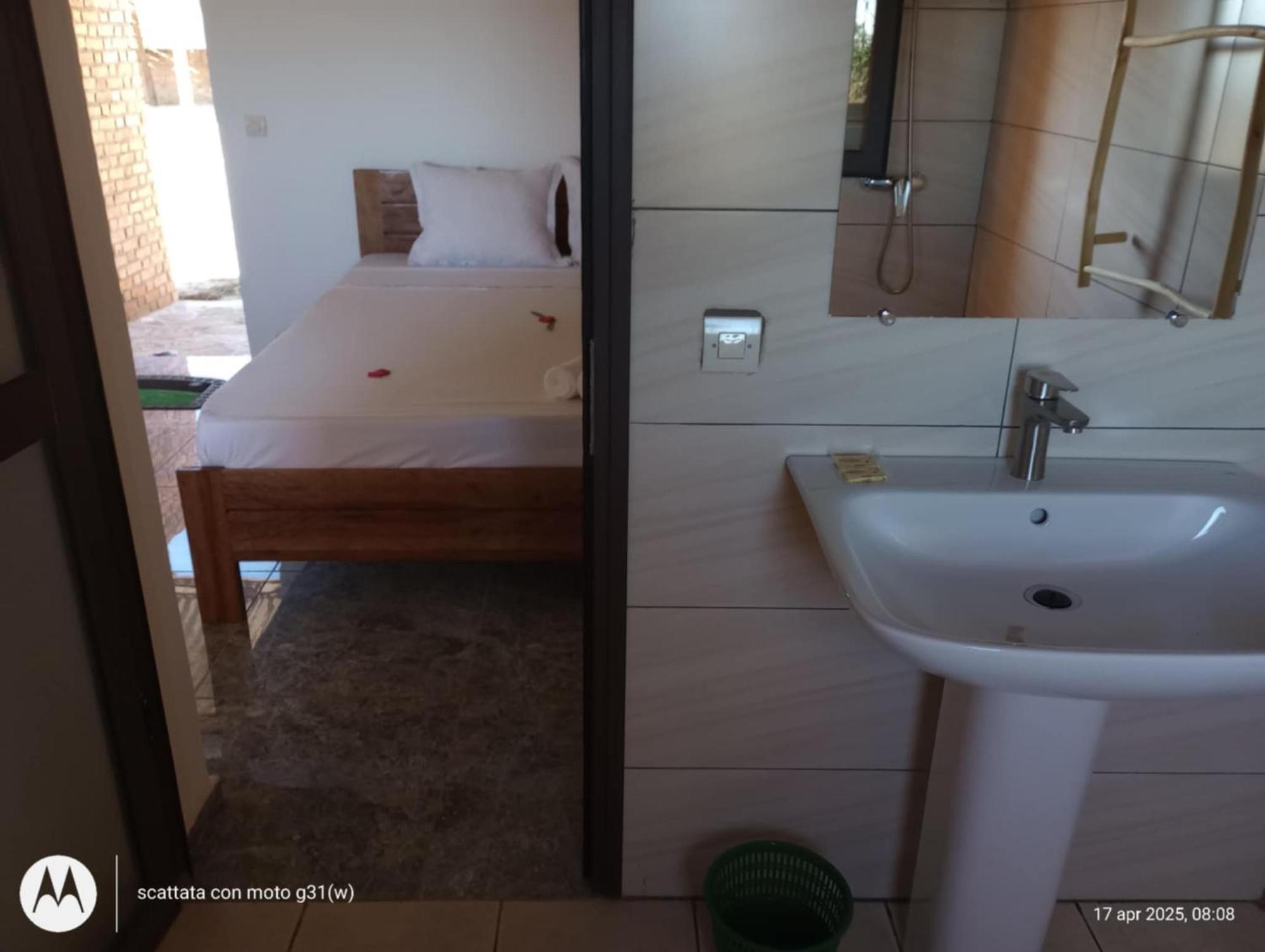Chambre D'Hote Ristorante Pizzeria Liberta Ranohira Zewnętrze zdjęcie